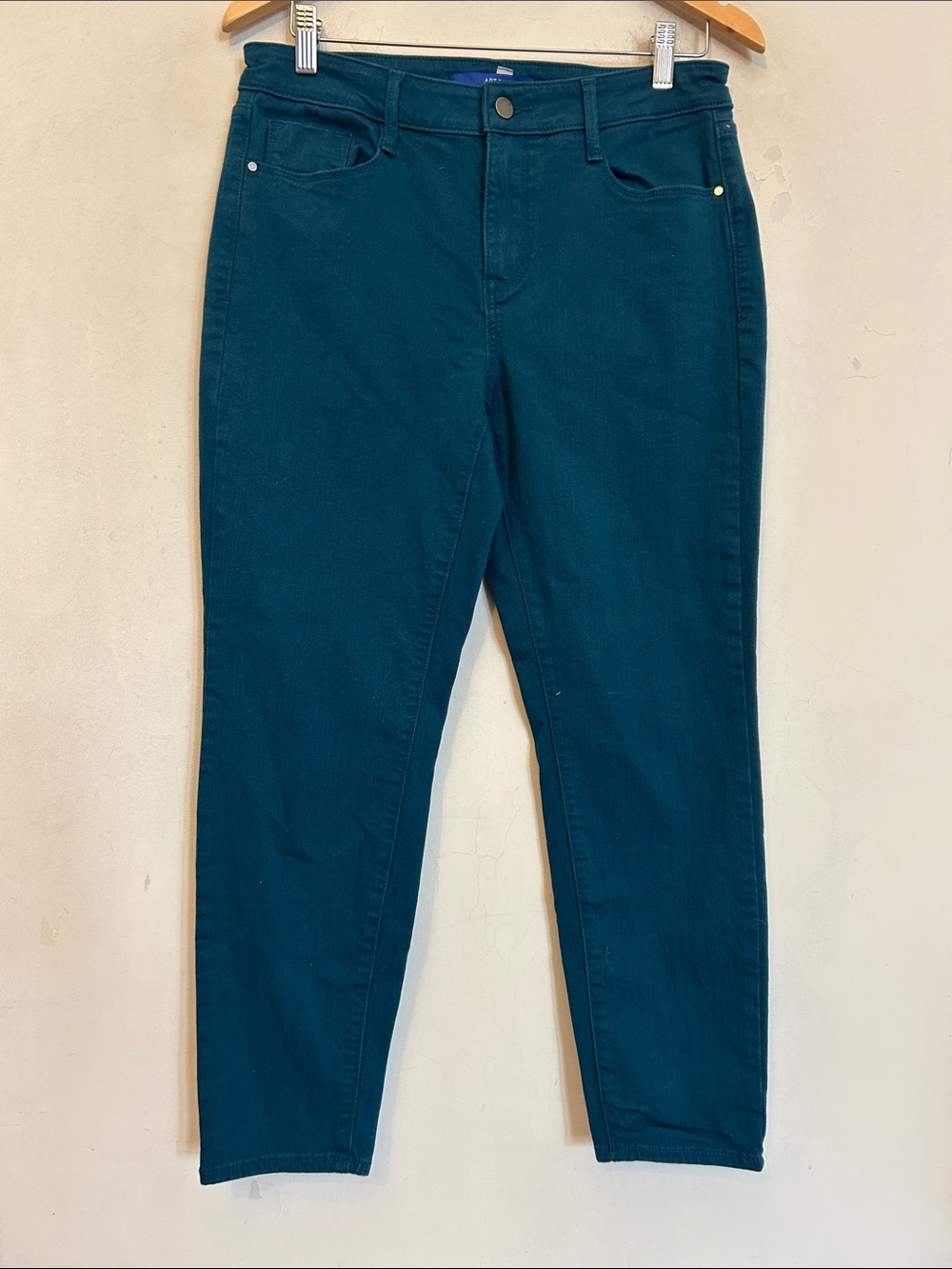 Apt. 9 Women’s Teal Ankle jeans Size 10 EUC